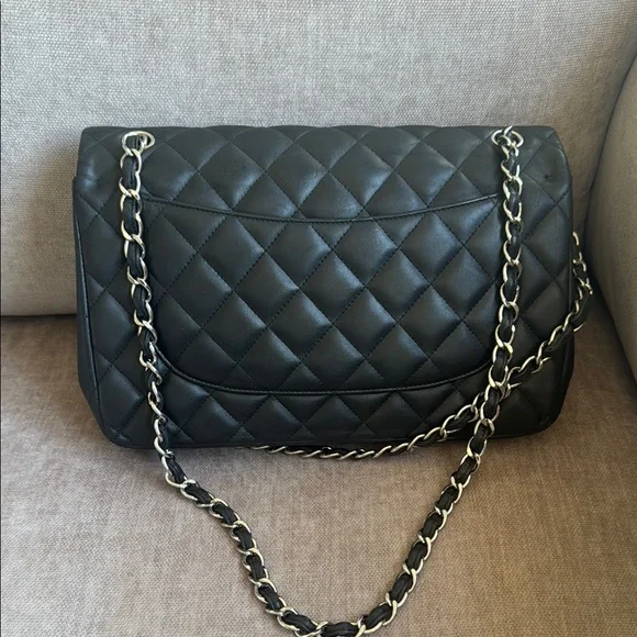 Chanel Black Quilted Bag - Picture 2 of 12
